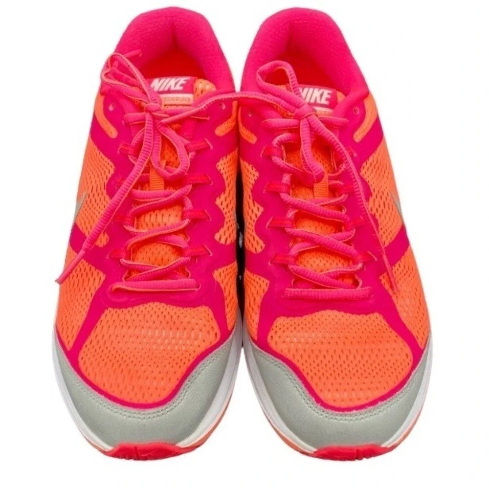 NIKE Dual Fusion 3 running shoe, size 6.5 youth or 8.5 women's.